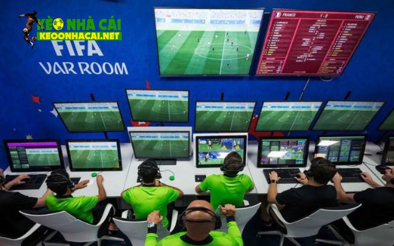 Lợi ích khi sử dụng công nghệ var trong bóng đá là gì